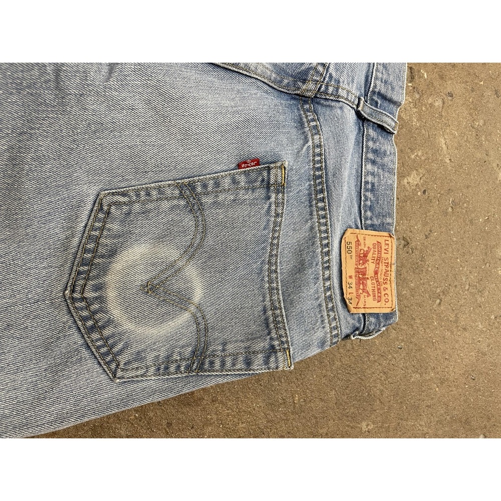 Levi's 550 Jeans Mens 34x34 Light Wash Relaxed Fit Tapered‎ Leg Denim Zip Fly - Picture 14 of 16
